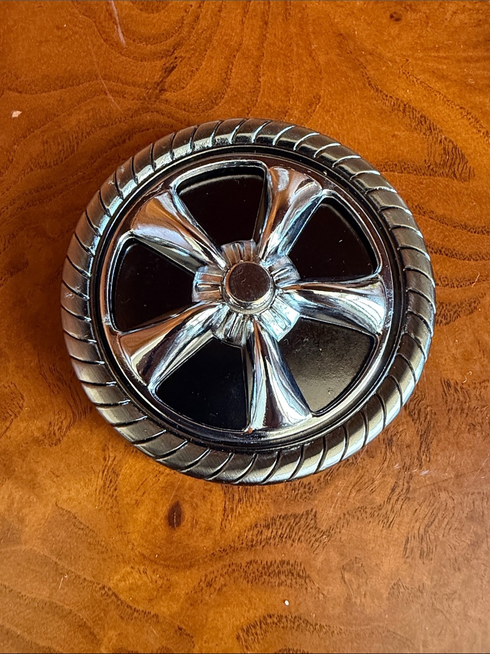 Chrome and Black Decorative Wheel Belt Buckle